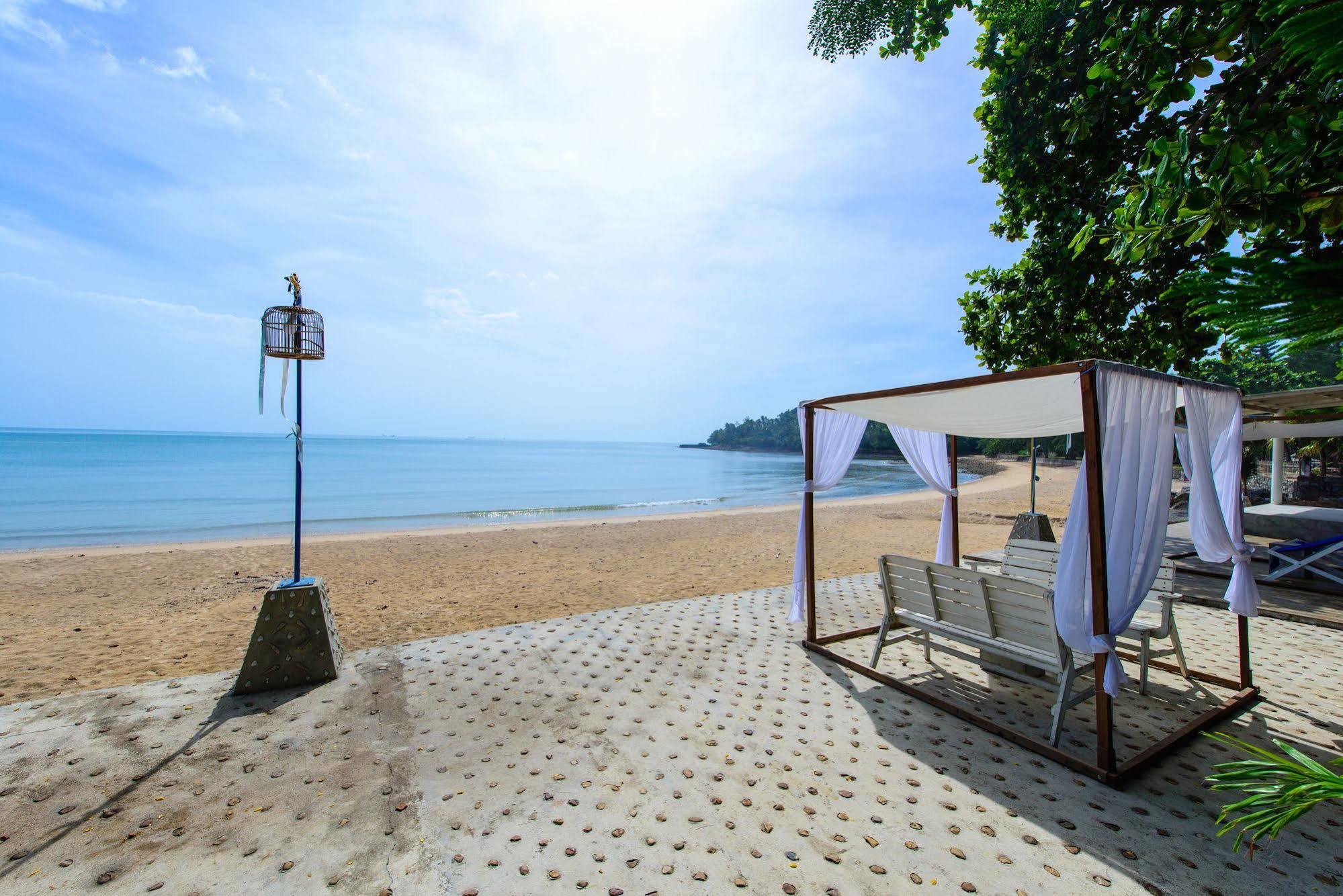 Issara Beach Resort Sichon Exteriér fotografie